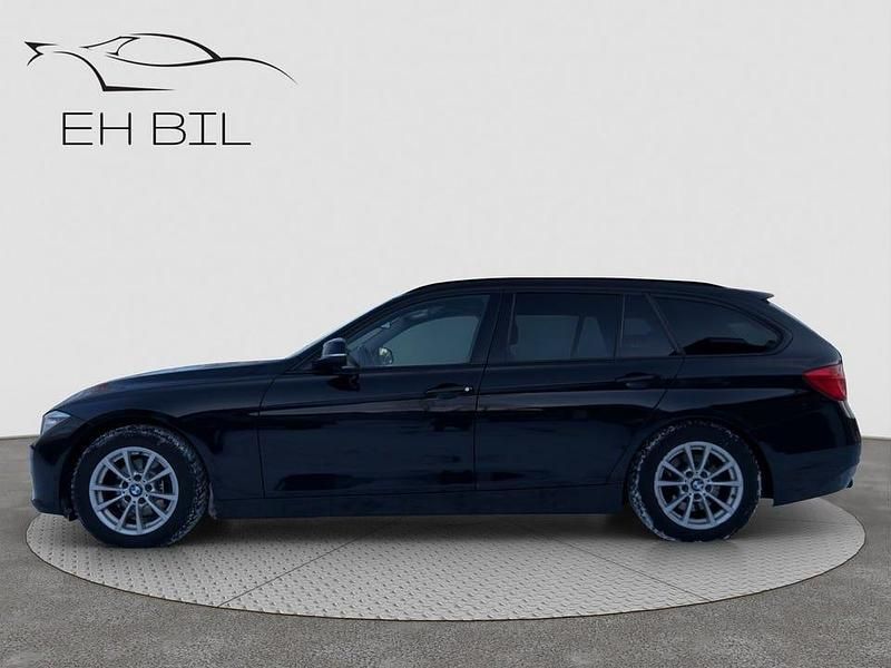 Begagnad BMW 320 Efficient Dynamics 163 HK (119 kW) 2013 Svart