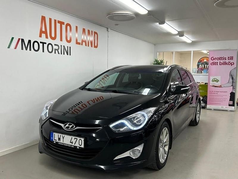 Svart Begagnad 2011 Hyundai i40 Kombi | 109 900 kr (Lite dyr) - Bild 1/4