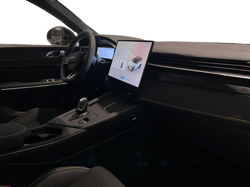 Ny Lynk & Co 01 283 HK (208 kW) 2025 Grön SUV