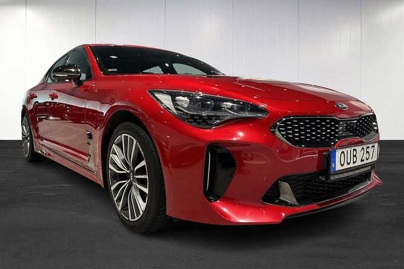 Begagnad Kia Stinger GT-Line 200 HK (147 kW) 2018 Röd Halvkombi