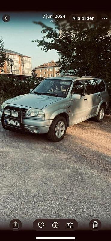 Silver Begagnad 2003 Suzuki Grand Vitara SUV | 30 000 kr - Bild 1/1