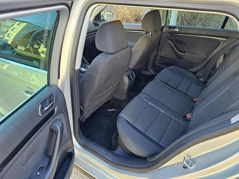 Brun Begagnad 2010 VW Golf VI Kombi | 70 000 kr (Marknadspris) - Bild 1/4