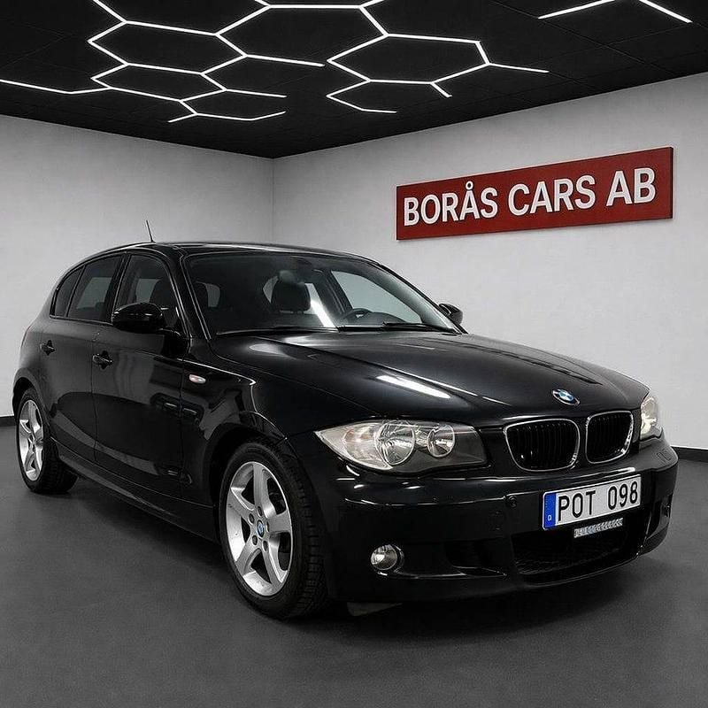 Svart Begagnad 2009 BMW 118 Advantage Halvkombi | 69 900 kr (Lite dyr) - Bild 1/4