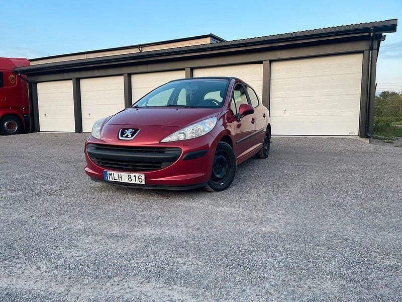 Röd Begagnad 2007 Peugeot 207 Halvkombi | 29 900 kr (Marknadspris) - Bild 1/4