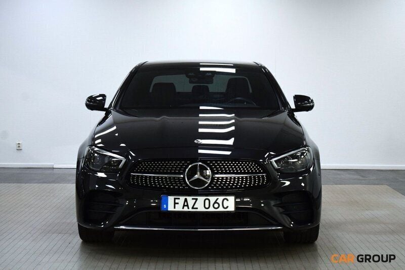 Grå Begagnad 2021 Mercedes E300 AMG Sedan | 524 900 kr (Dyr) - Bild 1/4