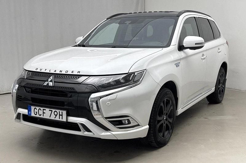 Vit Begagnad 2019 Mitsubishi Outlander P-HEV Edition SUV | 190 000 kr (Bra pris) - Bild 1/4