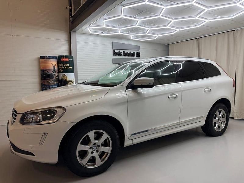 Begagnad Volvo XC60 Standard 190 HK (139 kW) 2017 Vit SUV