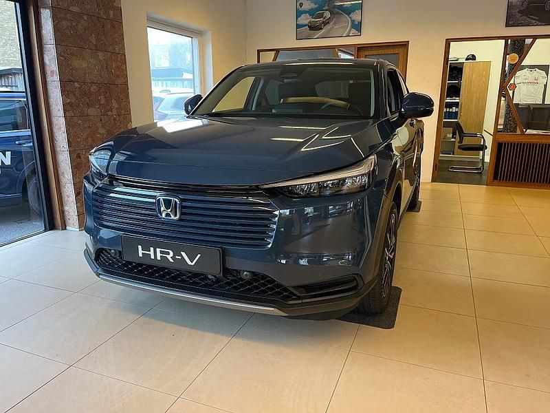 Mörkblå Ny 2025 Honda HR-V Elegance SUV | 348 800 kr (Marknadspris) - Bild 1/4