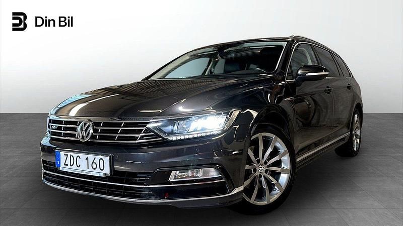 Mörkgrå Begagnad 2017 VW Passat R-line Kombi | 239 900 kr (Lite dyr) - Bild 1/4