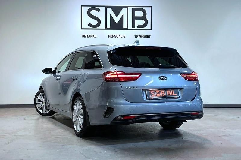 Begagnad Kia Ceed Sportswagon 120 HK (88 kW) 2021 Grå Kombi
