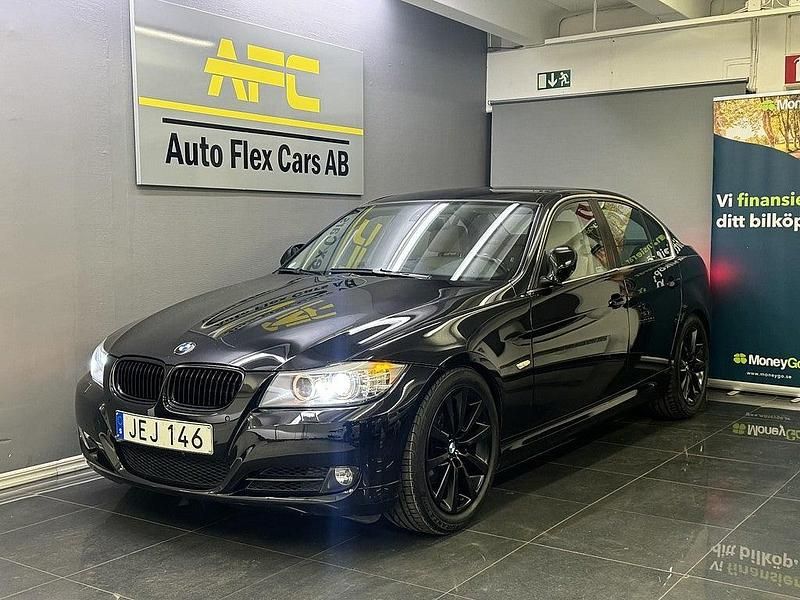 Svart Begagnad 2008 BMW 325 Sedan | 99 900 kr (Dyr) - Bild 1/4