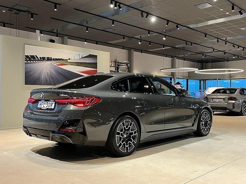 Begagnad BMW i4 M Sport 442 kW (601 HK) 2025 Grå Sedan