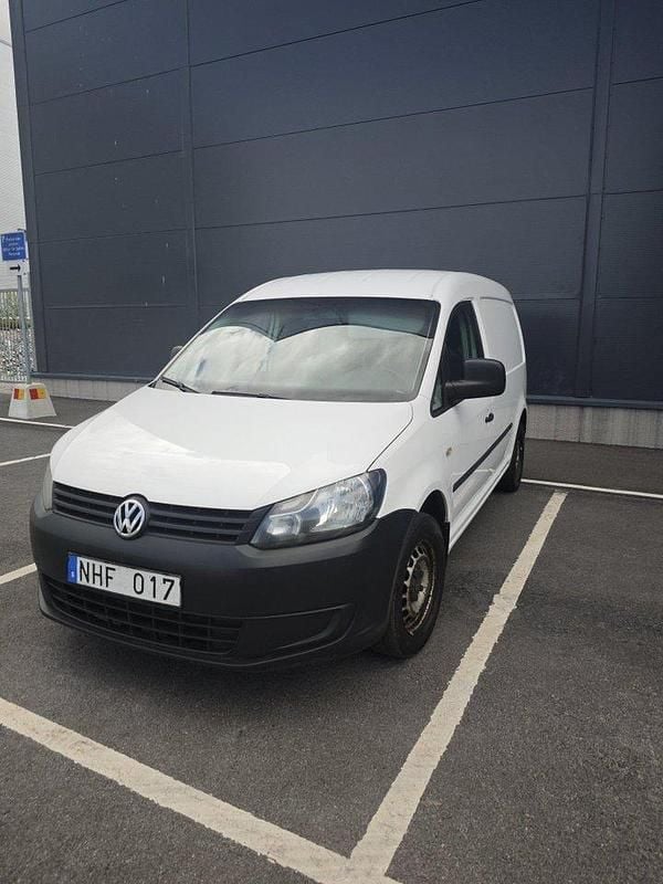 Vit Begagnad 2013 VW Caddy Maxi Minibuss | 63 000 kr (Marknadspris) - Bild 1/4