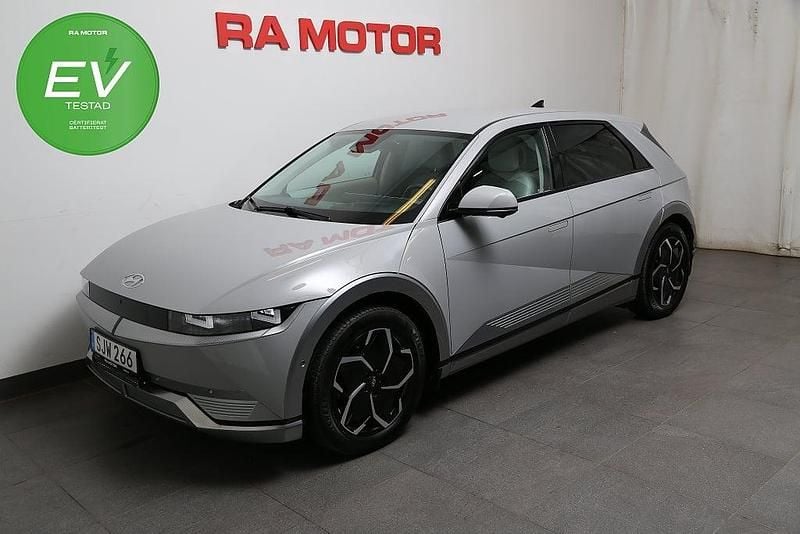 Grå Begagnad 2021 Hyundai Ioniq 5 Advanced SUV | 349 700 kr (Marknadspris) - Bild 1/3
