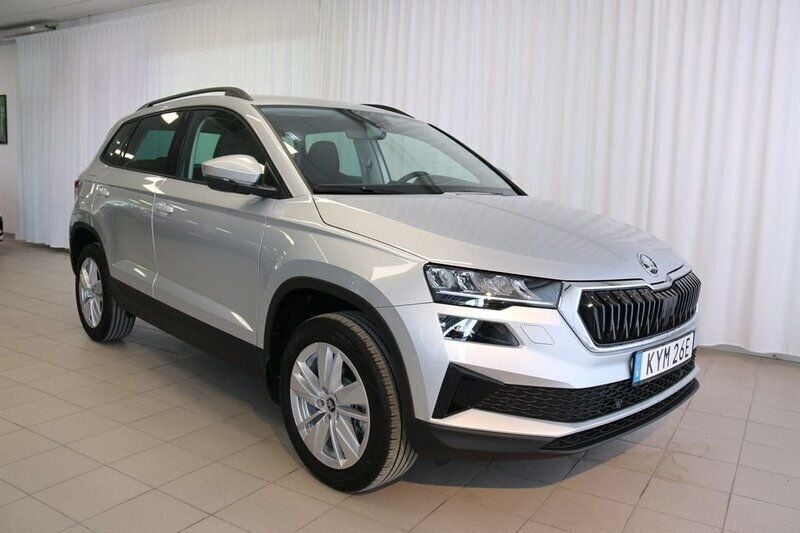 Svart Ny 2024 Skoda Karoq Selection SUV | 339 000 kr (Bra pris) - Bild 1/4