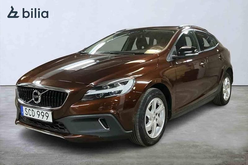Brun Begagnad 2019 Volvo V40 CC Kombi | 219 900 kr (Marknadspris) - Bild 1/1