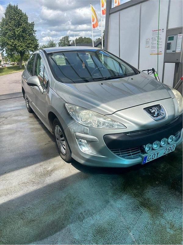 Grå Begagnad 2008 Peugeot 308 Halvkombi | 9 900 kr (Bra pris) - Bild 1/4