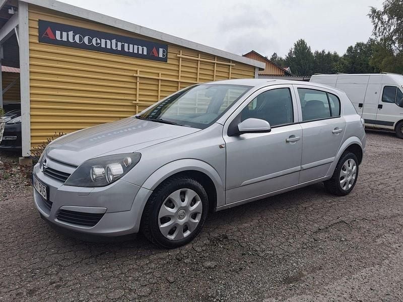 Grå Begagnad 2006 Opel Astra Halvkombi | 19 500 kr (Lite dyr) - Bild 1/4