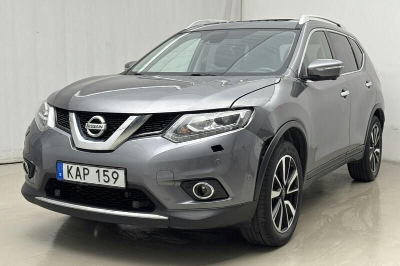 Grå Begagnad 2016 Nissan X-Trail Tekna SUV | 119 000 kr - Bild 1/4