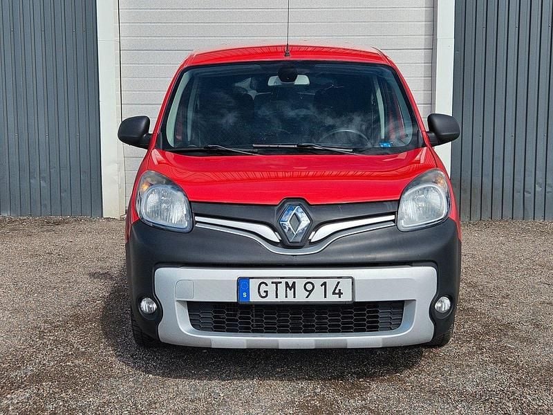Röd Begagnad 2017 Renault Kangoo Minibuss | 79 000 kr (Marknadspris) - Bild 1/4