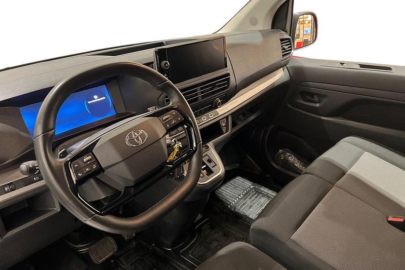 Begagnad Toyota Proace Comfort 146 HK (107 kW) 2025 Vit Minibuss