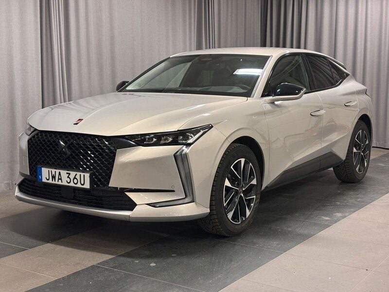 Grå Begagnad 2023 DS Automobiles DS4 Business Halvkombi | 289 900 kr - Bild 1/4