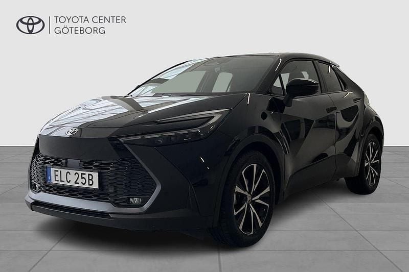 Svart Begagnad 2024 Toyota C-HR Style SUV | 359 900 kr (Marknadspris) - Bild 1/4