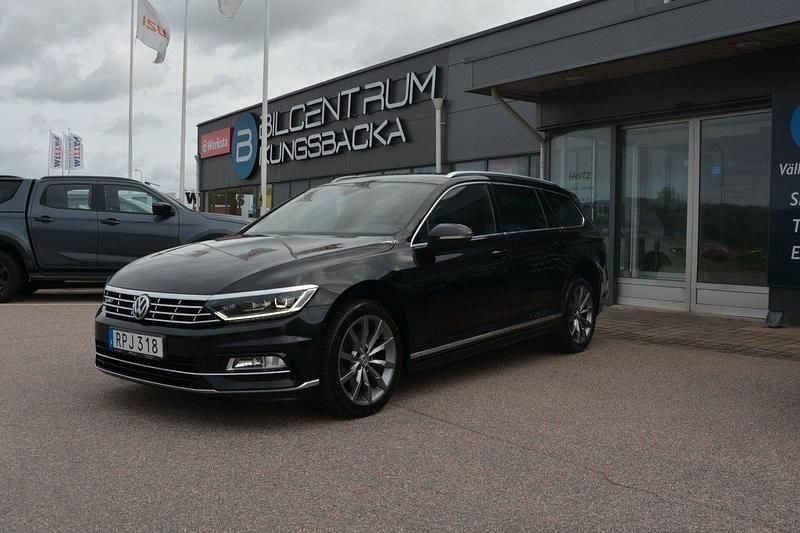 Svart Begagnad 2018 VW Passat R-line Kombi | 264 900 kr (Dyr) - Bild 1/4