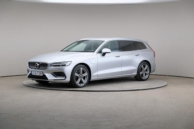 Silver Begagnad 2022 Volvo V60 Inscription Kombi | 295 000 kr (Bra pris) - Bild 1/4