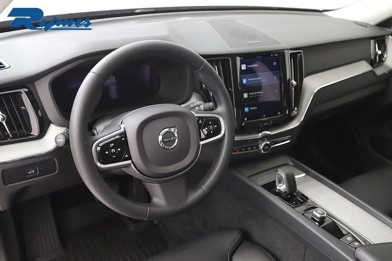 Begagnad Volvo XC60 Plus 250 HK (183 kW) 2022 Silver dawn metallic SUV