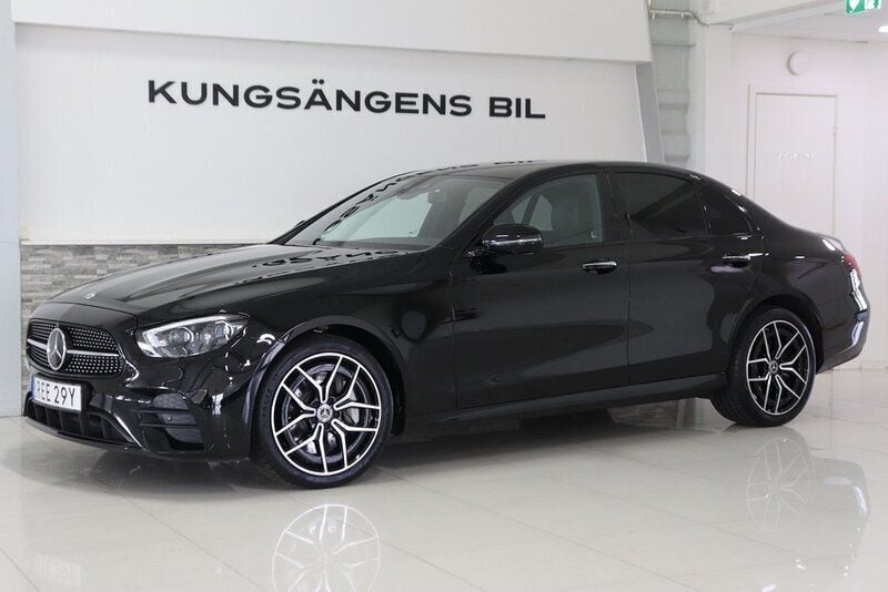 Svart Begagnad 2023 Mercedes E300 AMG Sedan | 549 900 kr - Bild 1/4