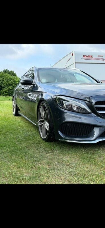 Grå Begagnad 2016 Mercedes C220 AMG line Kombi | 175 000 kr (Marknadspris) - Bild 1/4