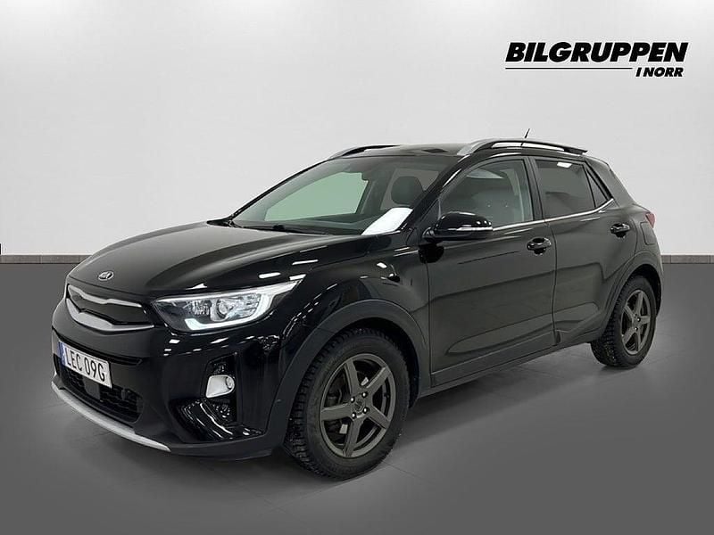 Svart Begagnad 2020 Kia Stonic Advance SUV | 179 900 kr (Marknadspris) - Bild 1/4