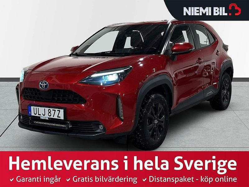 Röd Begagnad 2021 Toyota Yaris Cross Active SUV | 279 900 kr (Dyr) - Bild 1/3