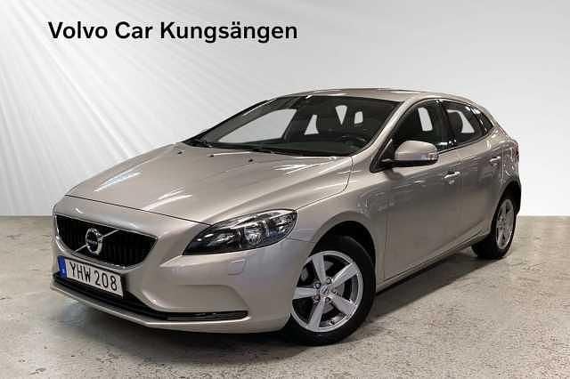 Brun Begagnad 2016 Volvo V40 Business Edition Halvkombi | 159 800 kr (Marknadspris) - Bild 1/3