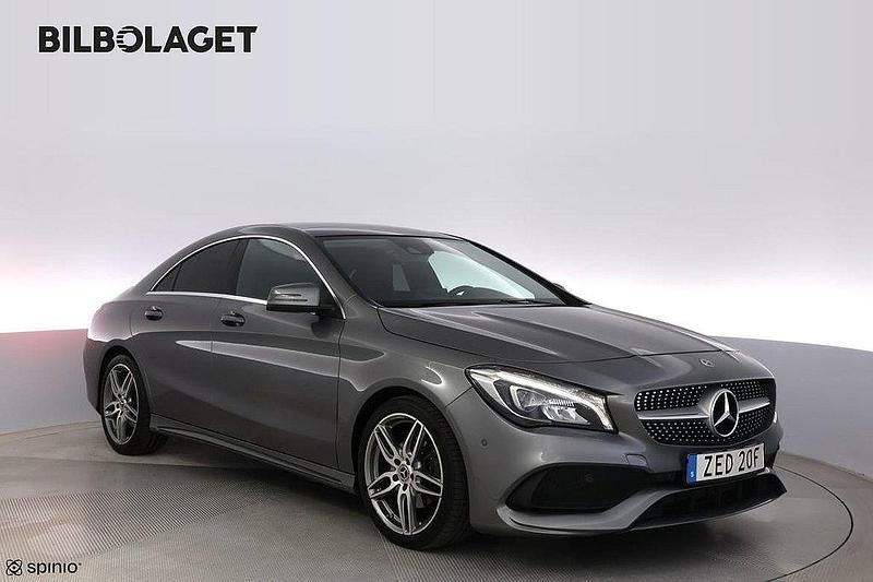 Mörkgrå Begagnad 2018 Mercedes CLA200 AMG | 259 800 kr (Marknadspris) - Bild 1/4