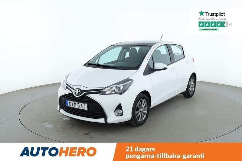 Vit Begagnad 2014 Toyota Yaris Active Halvkombi | 127 000 kr - Bild 1/4