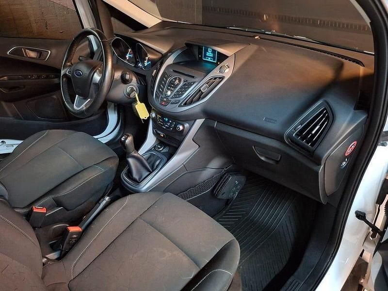 Begagnad Ford B-MAX 90 HK (66 kW) 2013 Vit Minibuss