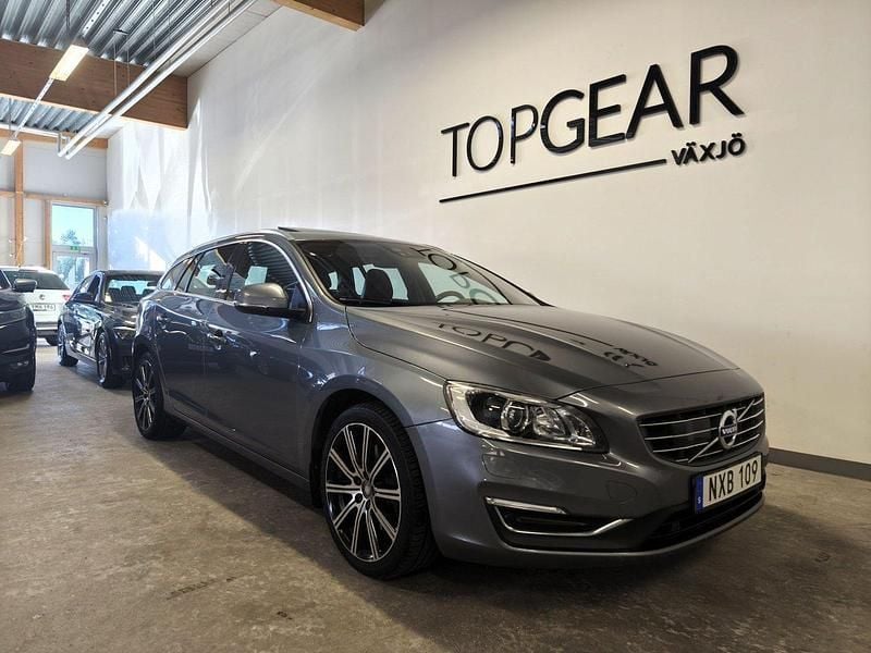 Grå Begagnad 2016 Volvo V60 Standard Kombi | 169 900 kr (Marknadspris) - Bild 1/4
