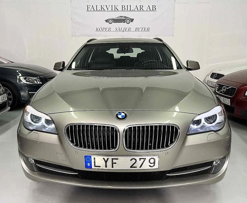 Silver Begagnad 2011 BMW 530 Kombi | 129 900 kr (Marknadspris) - Bild 1/4