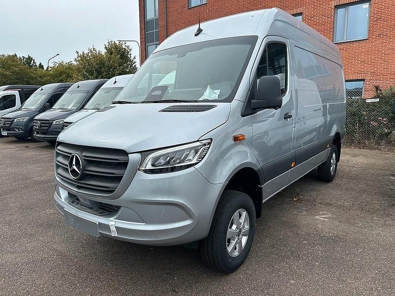 Silver Ny 2025 Mercedes Sprinter Van | 823 750 kr (Marknadspris) - Bild 1/4