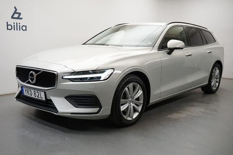 Vit Begagnad 2019 Volvo V60 Momentum Kombi | 249 900 kr (Marknadspris) - Bild 1/3