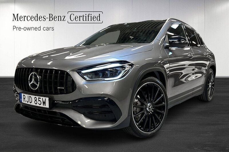 Mörkgrå Begagnad 2022 Mercedes GLA35 AMG AMG SUV | 559 900 kr - Bild 1/4