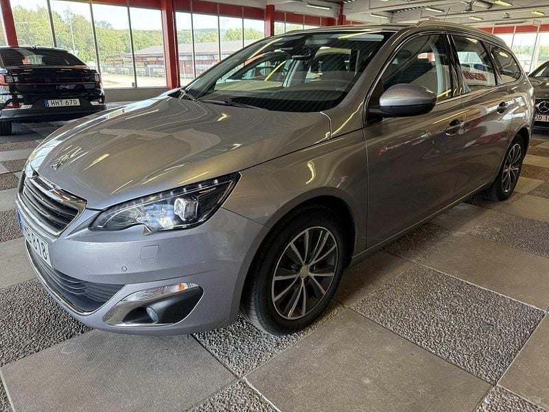 Grå Begagnad 2017 Peugeot 308 Allure Kombi | 113 900 kr (Bra pris) - Bild 1/4