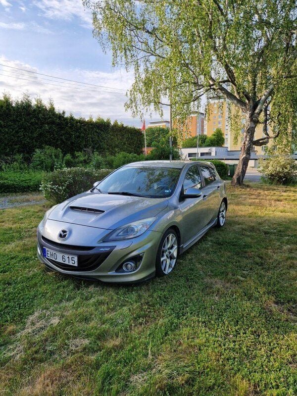 Grå Begagnad 2010 Mazda 3 Halvkombi | 85 000 kr (Bra pris) - Bild 1/4