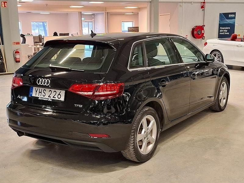 Begagnad Audi A3 Sportback Comfort 116 HK (85 kW) 2016 Svart Halvkombi