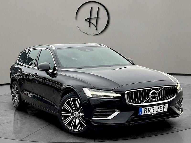 Svart Begagnad 2020 Volvo V60 SE Kombi | 269 900 kr (Marknadspris) - Bild 1/4
