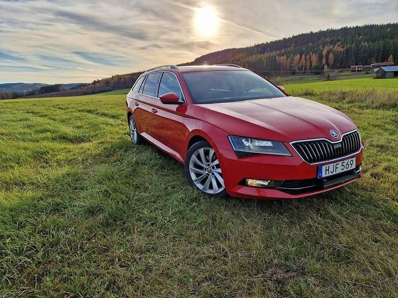 Begagnad 2016 Skoda Superb Style Kombi | 127 000 kr (Superpris) - Bild 1/4
