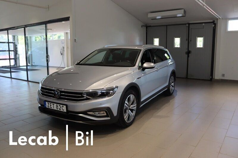 Silver (scale silver metallic) Begagnad 2022 VW Passat Alltrack Kombi | 269 500 kr (Marknadspris) - Bild 1/4