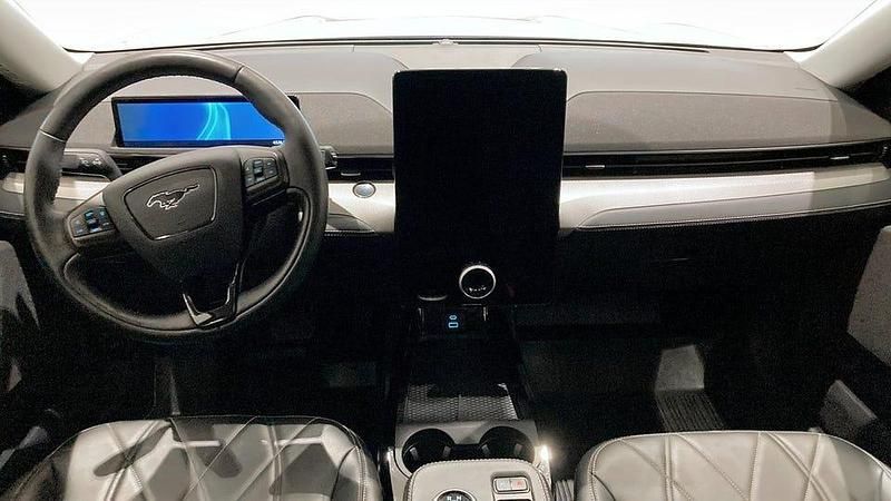 Begagnad Ford Mustang Mach-E Standard Range 221 kW (301 HK) 2022 Vit SUV